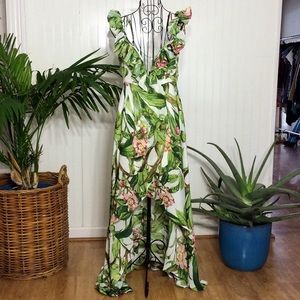 Banjul Spaghetti strap off the shoulder dress M